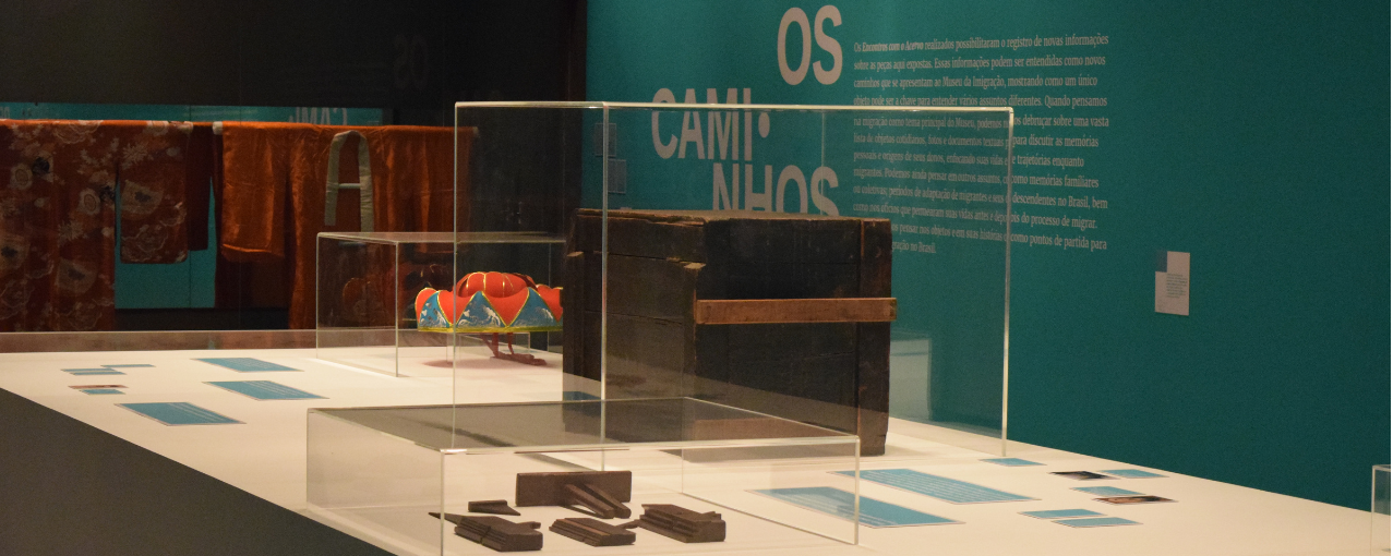 Na imagem, consta parte da exposição "O Caminho das Coisas”, exibida no Museu da Imigração em 2016.
